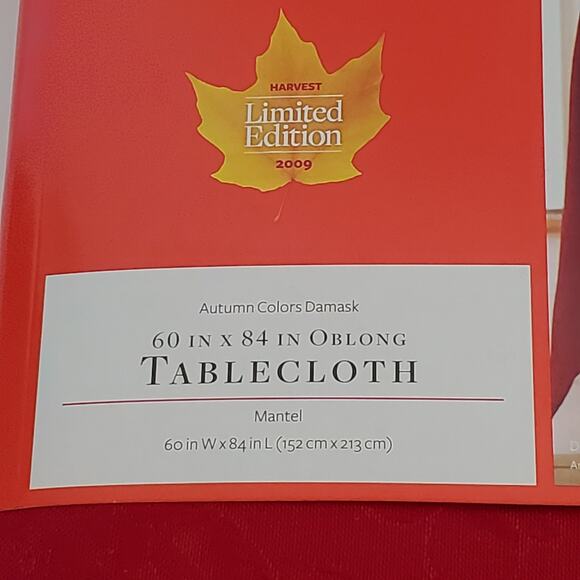 Better Homes Oval Tablecloth Red Damask 60x84 Christmas Holiday Winter New - Picture 4 of 10